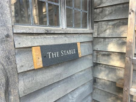 3 bedroom barn conversion to rent - Photo 4