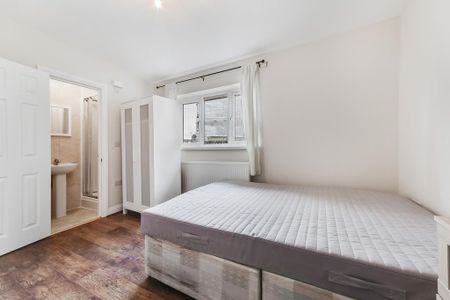 6 bedroom semi-detached house to rent - Photo 4