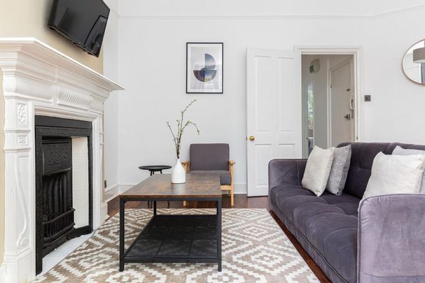 2 bedroom flat to rent - Photo 1