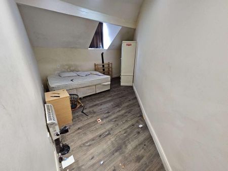 2 bedroom semi-detached house to rent - Photo 4