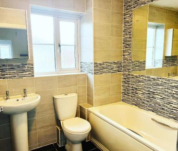 3 bedroom semi-detached house to rent - Photo 3