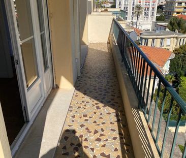 Location Appartement 2 pièces 41m² NICE 06000 - Photo 6