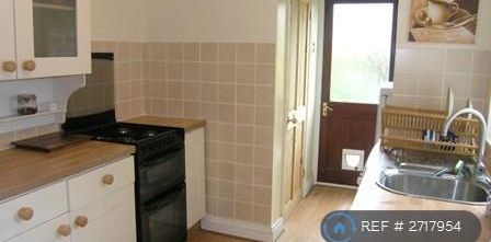 2 bedroom terraced house to rent - Photo 2