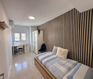 Carrer de Rodrigo de Pertegás, Valencia, Valencian Community 46023 - Photo 1