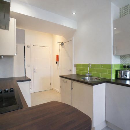 Apartment 3 (Afal Gwyrdd) 121 High Street - Photo 3