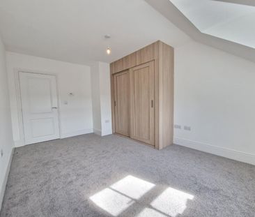 2 bedroom Flat To Let - Photo 6