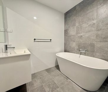 Sparkling New in Quiet Location&excl; - Photo 4