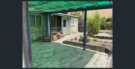 CHARM & GRACE - Photo 3