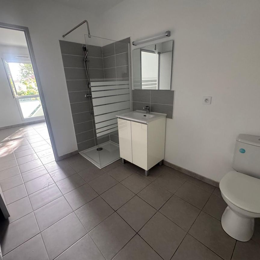 Location Appartement 2 pièces 40m² NIMES 30000 - Photo 1