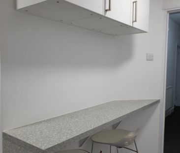 1 Bed Flat, Green Street, E7 - Photo 2