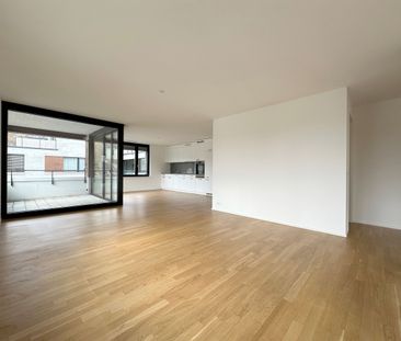 Modern Living in a preferred residential area in Zurich-Wollishofen! - Photo 3