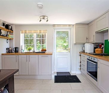 Stunning three bedroom cottage in the heart of Itchen Abbas. - Photo 5