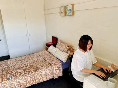 Single Room - Photo 3