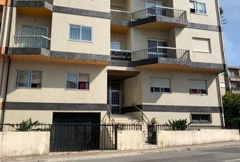 Apartamento renovado no centro de Rio Tinto