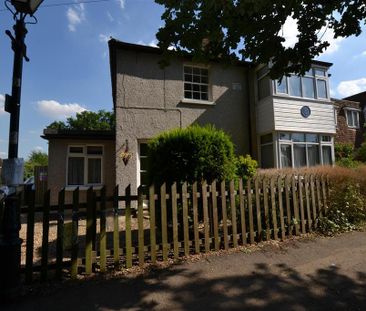 2 bedroom end of terrace house to rent - Photo 2