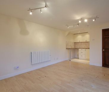 Toms Lane, Kings Langley - Photo 2