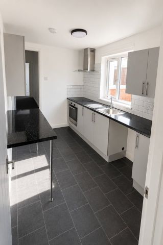 1 Bed Flat, Allandale Road, LE2 - Photo 3