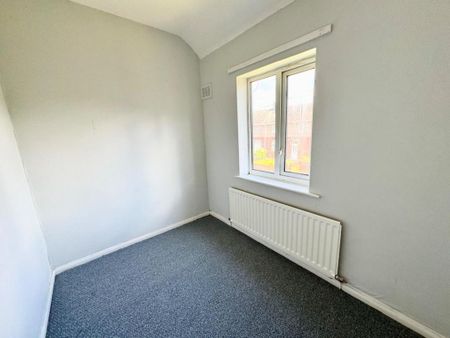 3 bedroom end of terrace house to rent - Photo 2