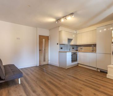 2 bedroom maisonette to rent - Photo 1