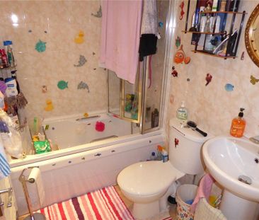 2 bedroom end of terrace house to rent - Photo 5