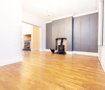 3 bedroom maisonette to rent - Photo 1