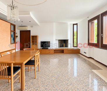 Appartamento Verona [Cod. rif 3386666ARG] - Photo 2