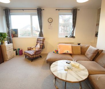 2 bedroom Flat to let - Photo 5