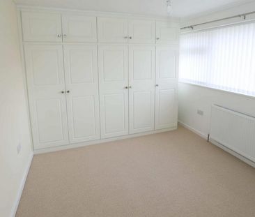 2 bedroom bungalow to rent - Photo 2