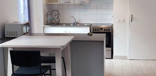 REDON centre-ville - REF G408 - appartement de type 2 meublé d'une surface de 51 m² situé en re... - Photo 2