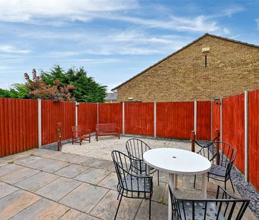 A modern three bedroom home with garage and off-street parking in a... - Photo 3