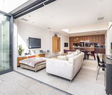 2 bedroom semi-detached house to rent - Photo 2