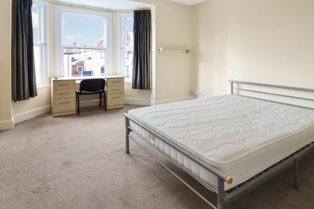 7 Bed Student Accommodation - Photo 5