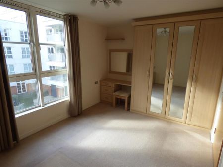 4 bedroom townhouse to rent - Photo 3