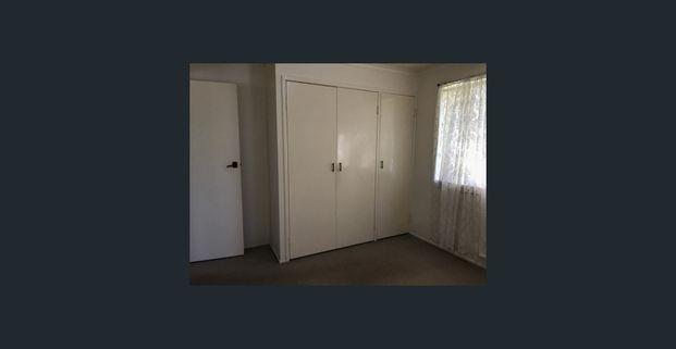 Perfectly Positioned Home in Established, Friendly Neighbourhood - Photo 1