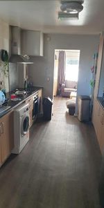 5 bedroom detached bungalow to rent - Photo 3