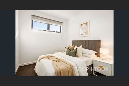 Modern Living just minutes to the CBD! - Photo 5