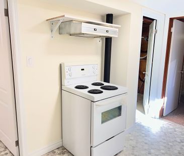 For Lease - 2 Thorncroft Crescent, Ajax, Ontario - Photo 3