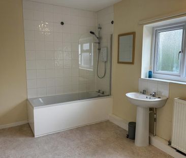 3 bedroom detached house to rent - Photo 3