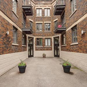 2 Bedroom - 3655 Ste-Famille, Montréal - Photo 3