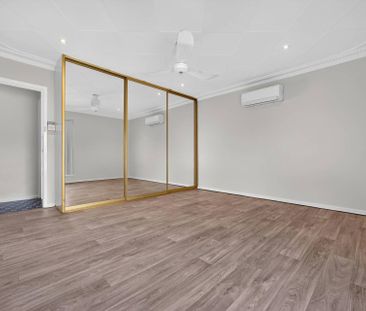 Charming Maddington Home - Photo 1