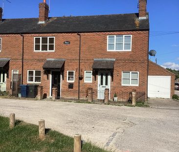 2 bedroom end of terrace house to rent - Photo 3