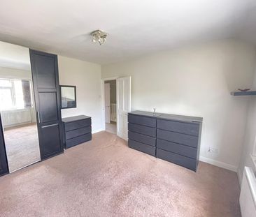 3 bed Semi-detached in West street , Carshalton, SM5 2NR - Photo 3