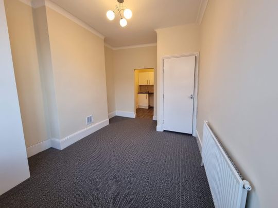 2 Bed Flat, Charlton Church Lane, SE7 - Photo 1