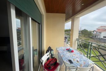 Apartamento T2 em empreendimento com piscina na Praia da Barra.