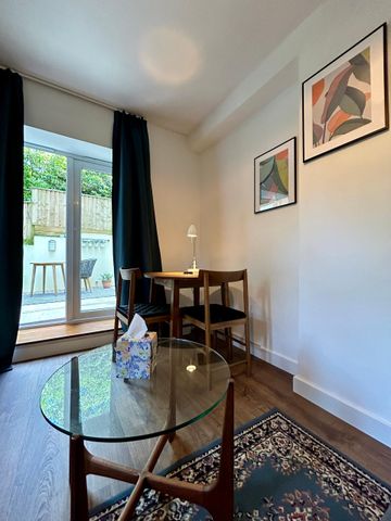 Surrey Road - Photo 4