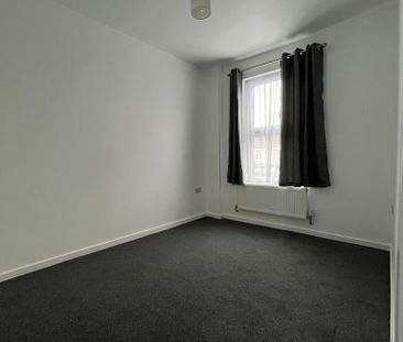 4 bedroom semi-detached house to rent - Photo 1