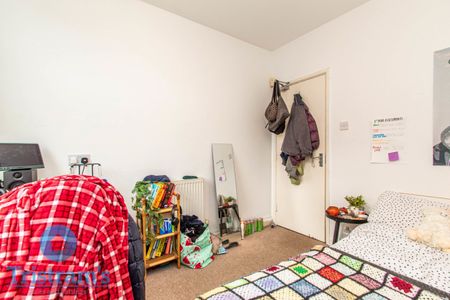 7 bed Flat for Rent - Photo 4