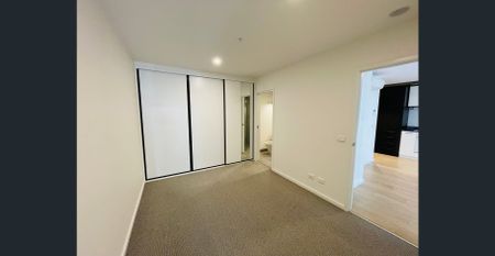 Convenient location, 2 Bedroom 2 Bathroom Apartment - Photo 3