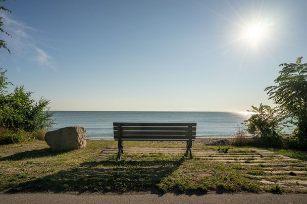 $2,250 / 3 br / 1 ba / 980 sqft 3BR Duplex in Hamilton - Photo 1