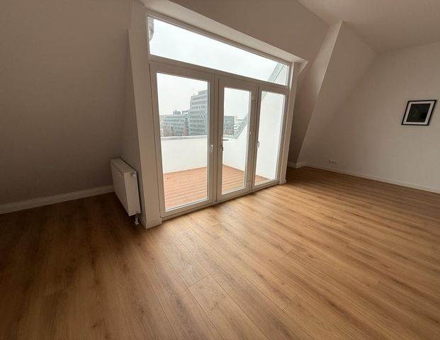 Neubau Dachgeschosswohnung mit Aufzug, Küche und Spreeblick - Photo 1